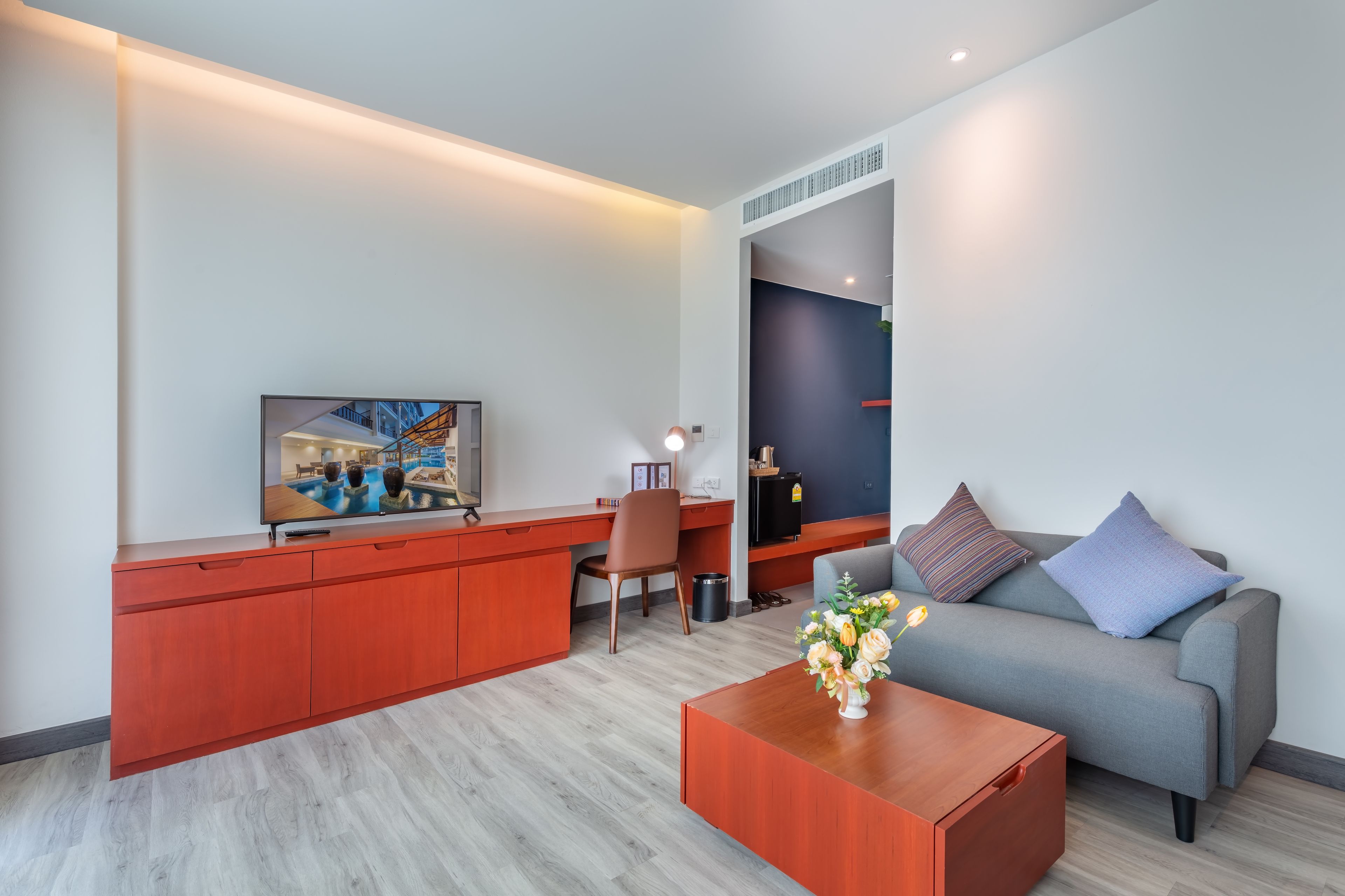 superior garden view twin bed | egyptian cotton sheets, premium bedding, minibar, in-room safe