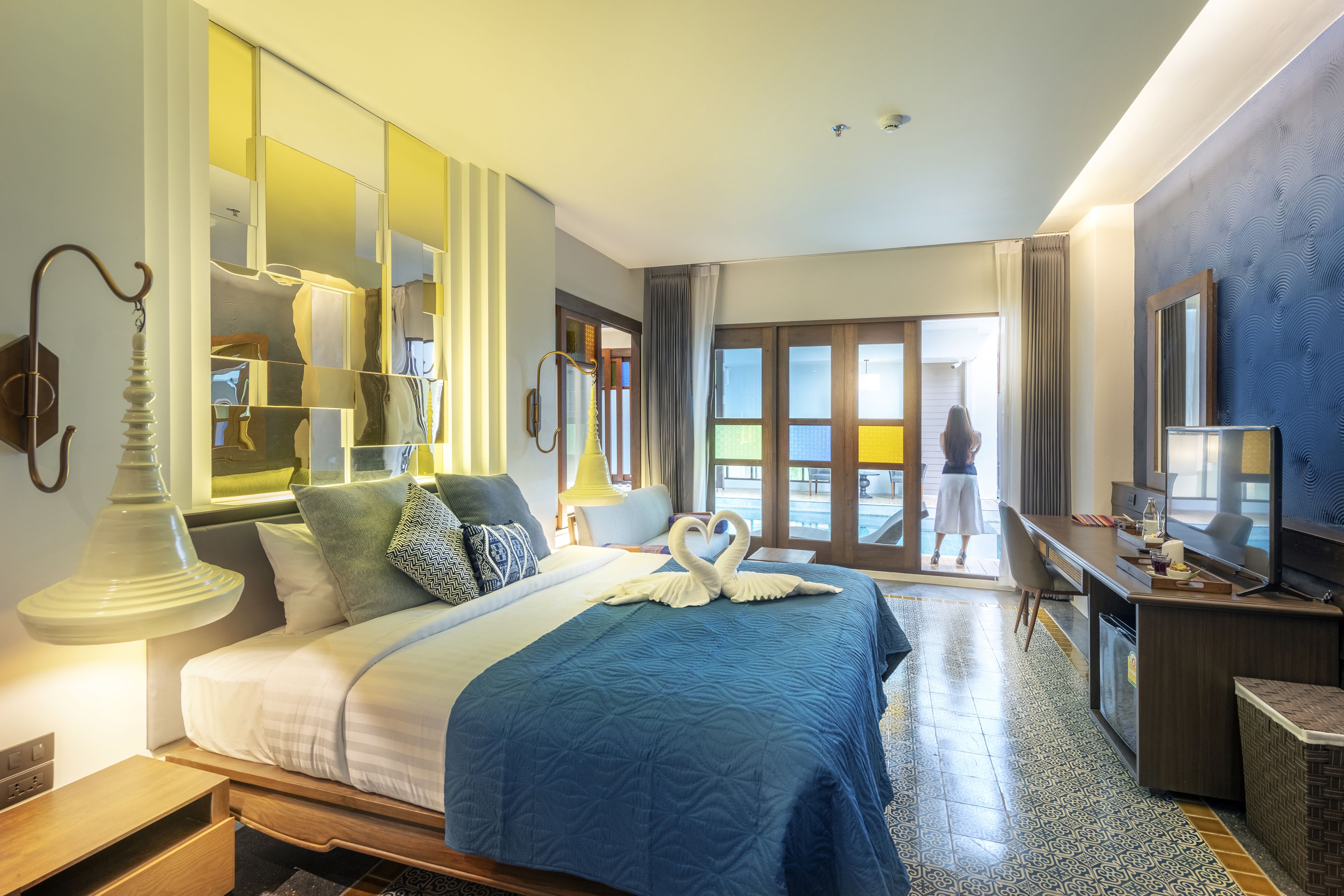 Jacuzzi Pool Access | 埃及棉床單、高級寢具、迷你吧、客房內保險箱