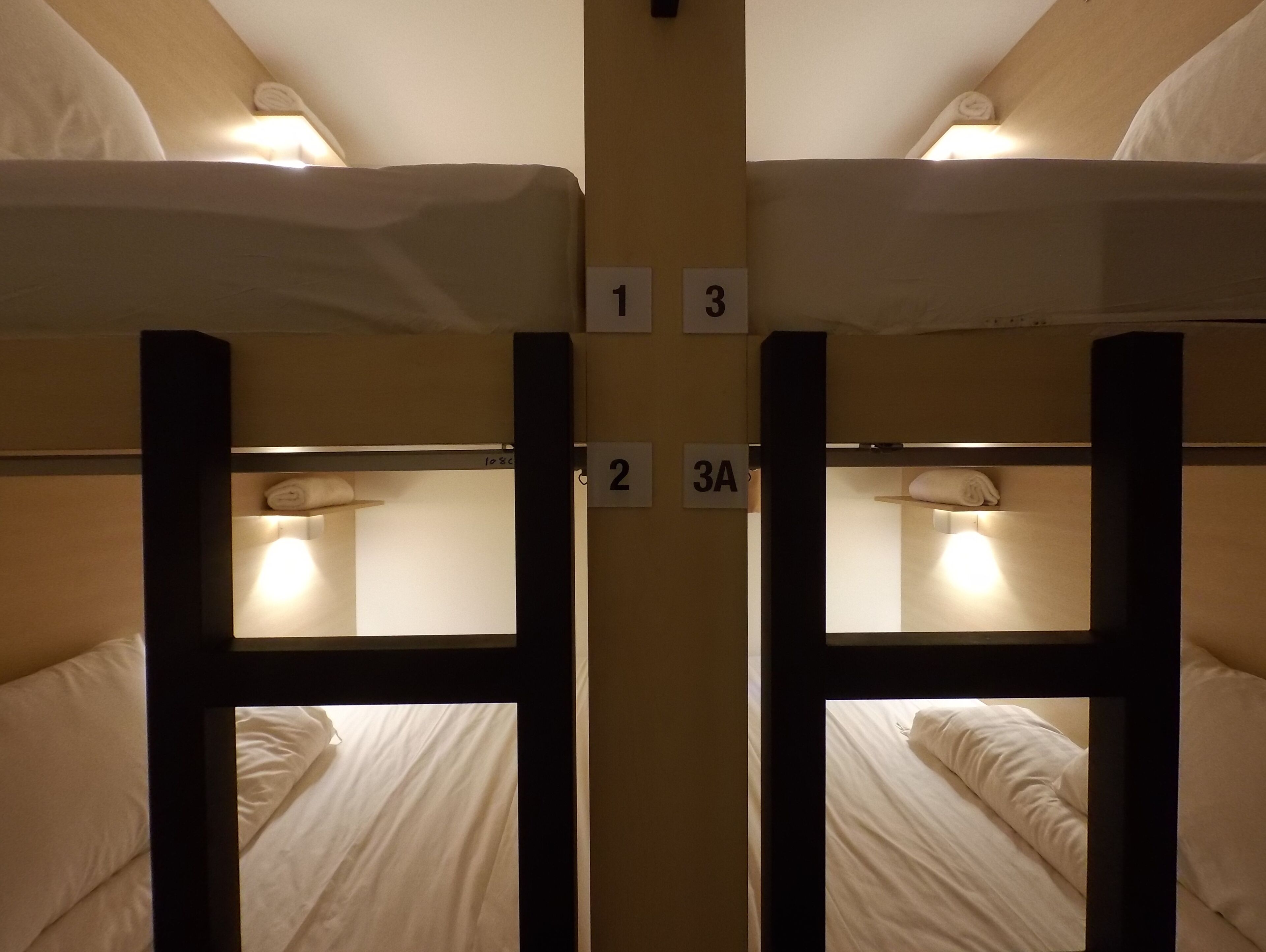 Cortinas blackout, ferros/tábuas de passar roupa, Wi-Fi de cortesia