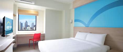 Standard Double Room | Down comforters, in-room safe, desk, laptop workspace