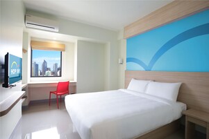 Standard Double Room | Down comforters, in-room safe, desk, laptop workspace