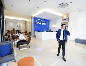 Lobby - Hop Inn Hotel Tomas Morato Quezon City (Quezon City)