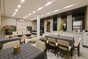Free daily local cuisine breakfast  - Khong Cam Garden Villas (Da Nang)