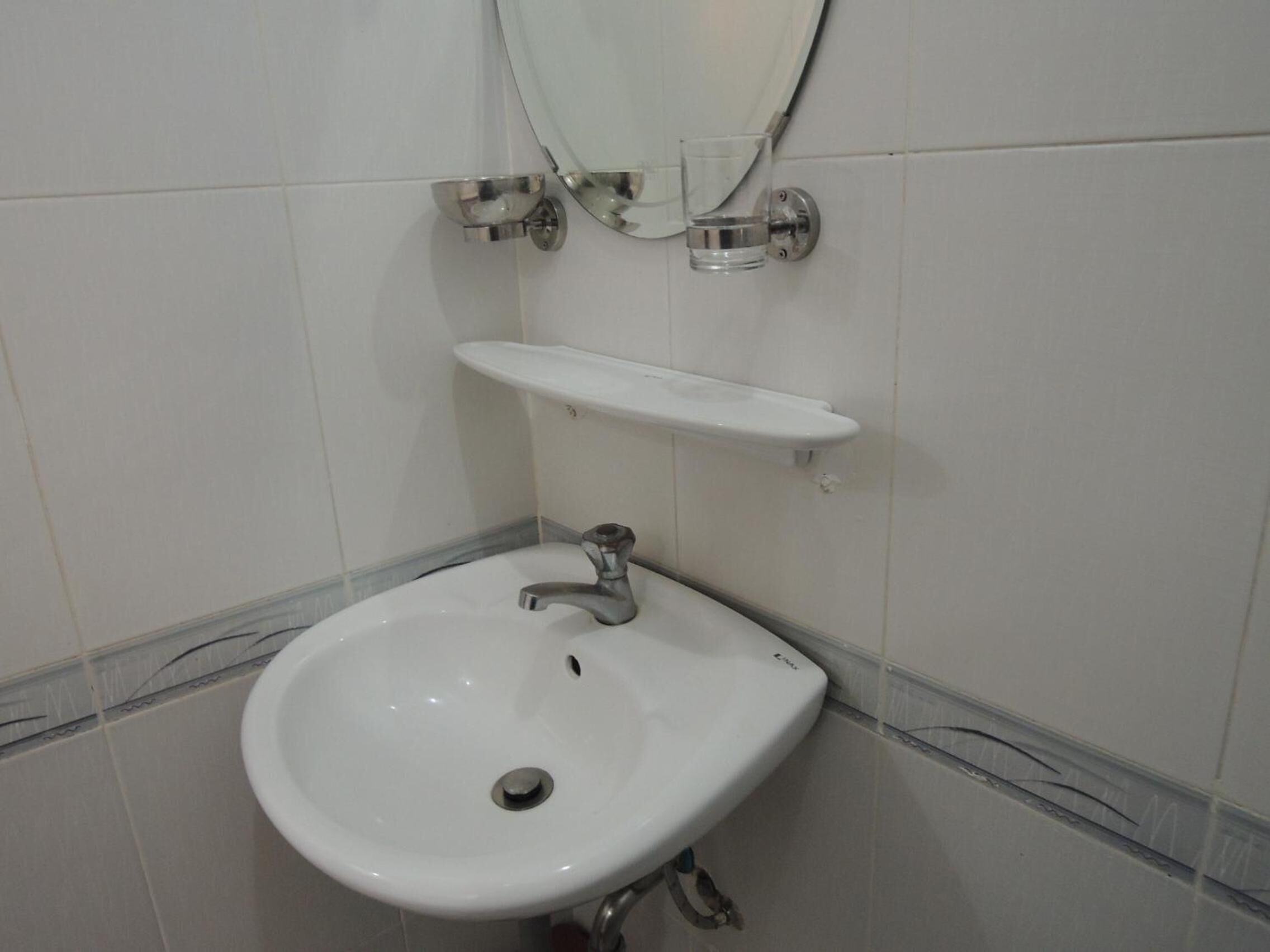 shower, free toiletries, hair dryer, slippers