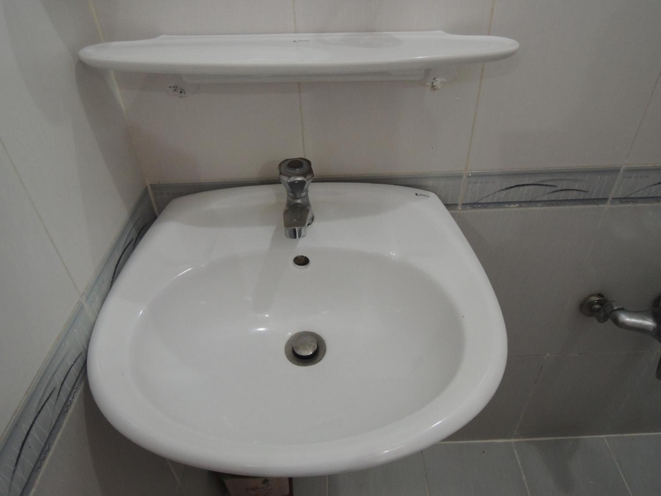 shower, free toiletries, hair dryer, slippers