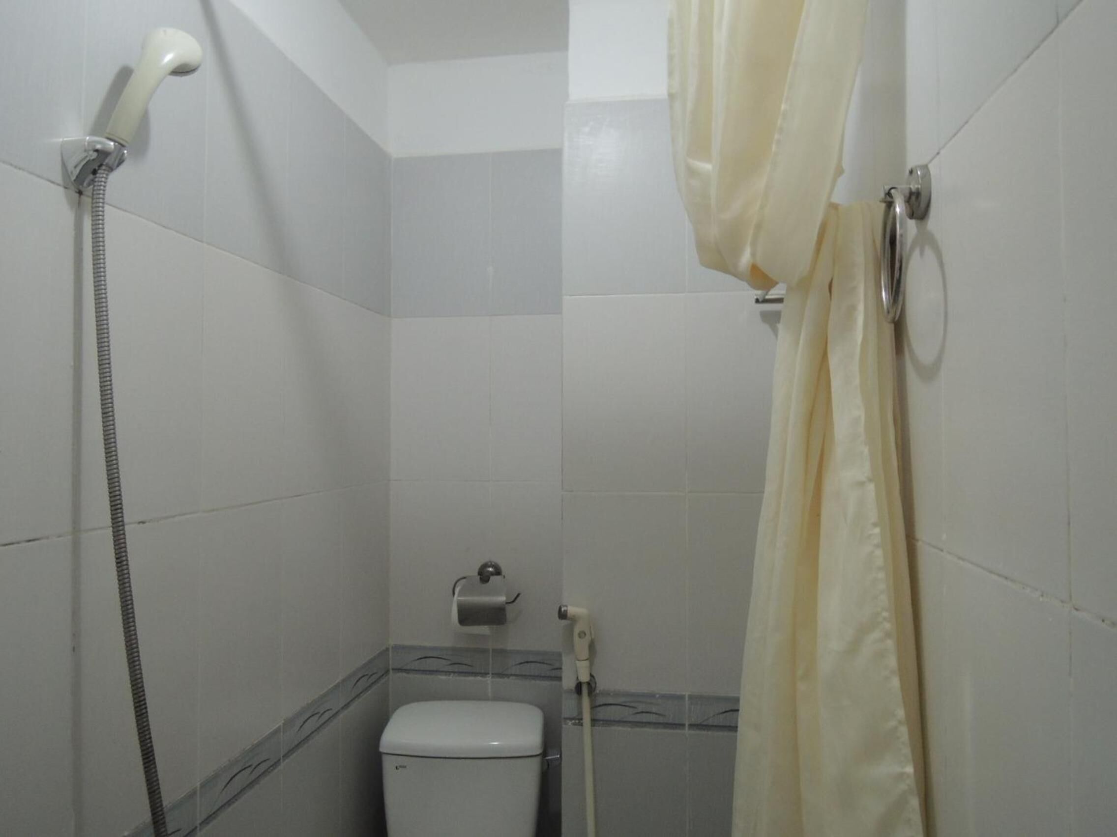 shower, free toiletries, hair dryer, slippers