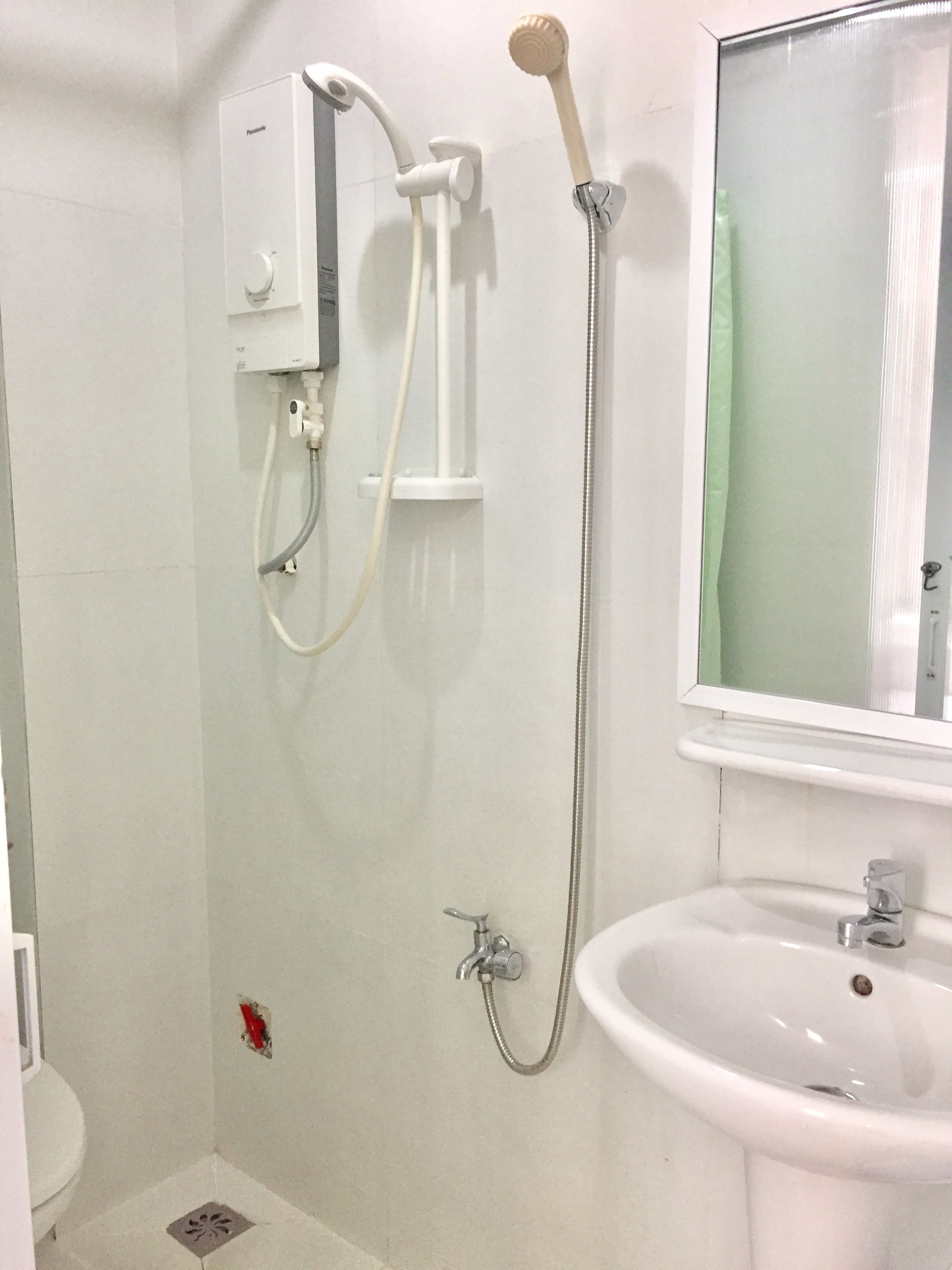 shower, free toiletries, hair dryer, slippers