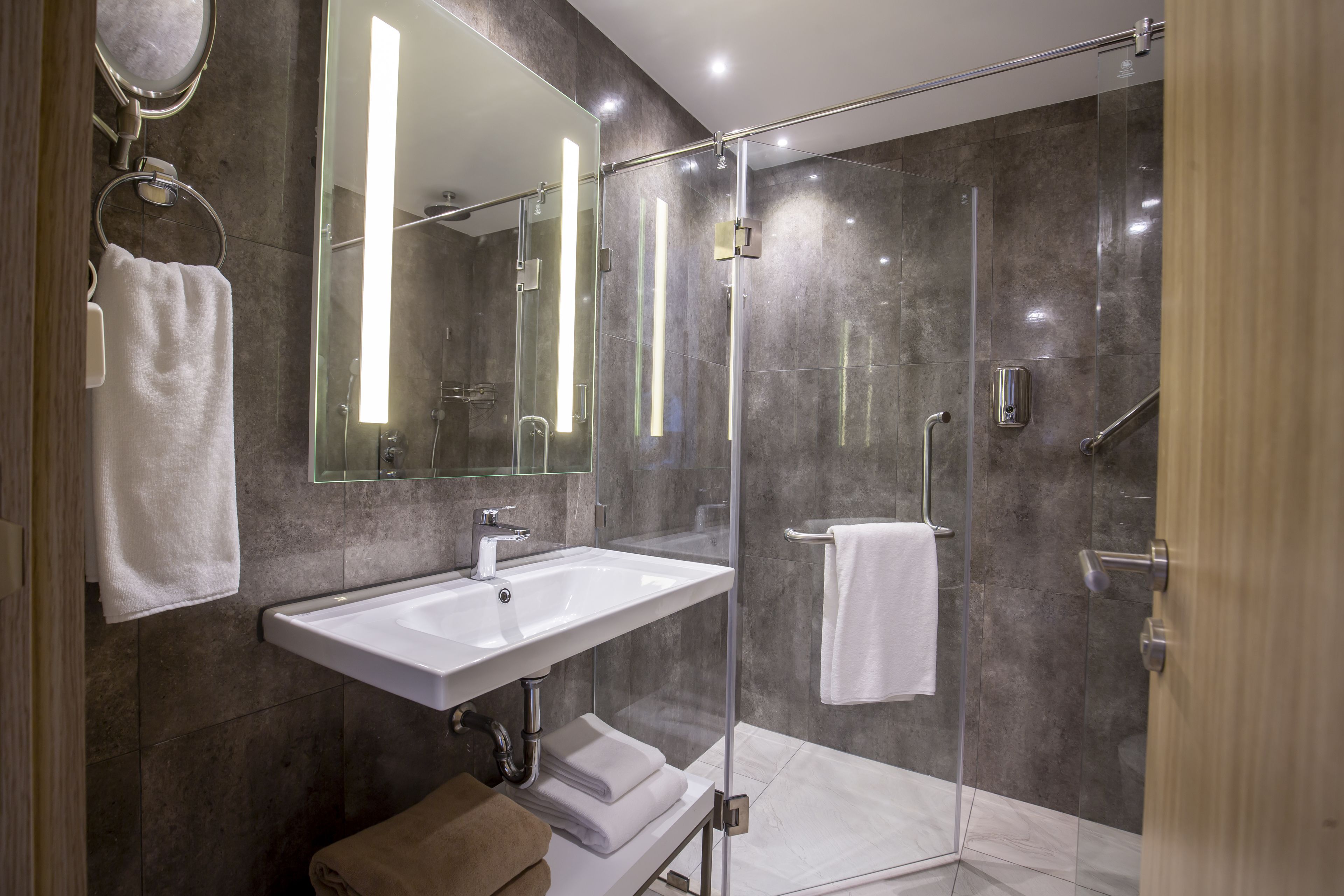 shower, free toiletries, hair dryer, towels