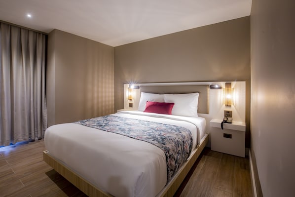 Deluxe Double Room | Minibar, coffre-fort, bureau, rideaux dâobscurcissement