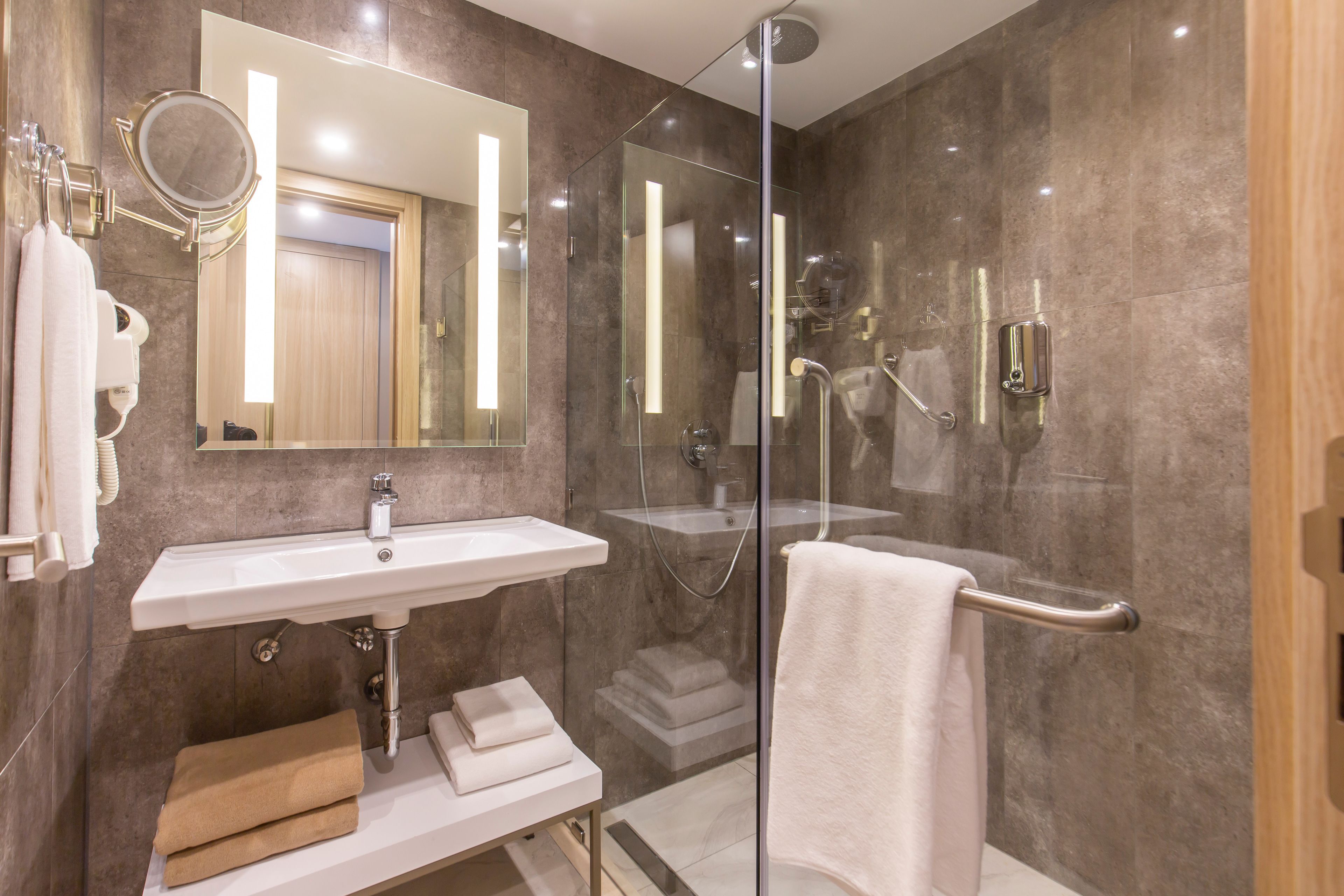 1 bedroom, minibar, in-room safe, desk