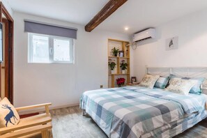 Kamar Double Standar | Tirai kedap cahaya, Wi-Fi gratis, dan seprai linen