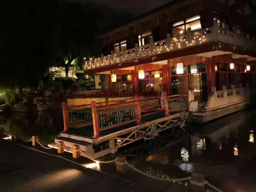 Beijing Drum Tower Luxurious Apartment