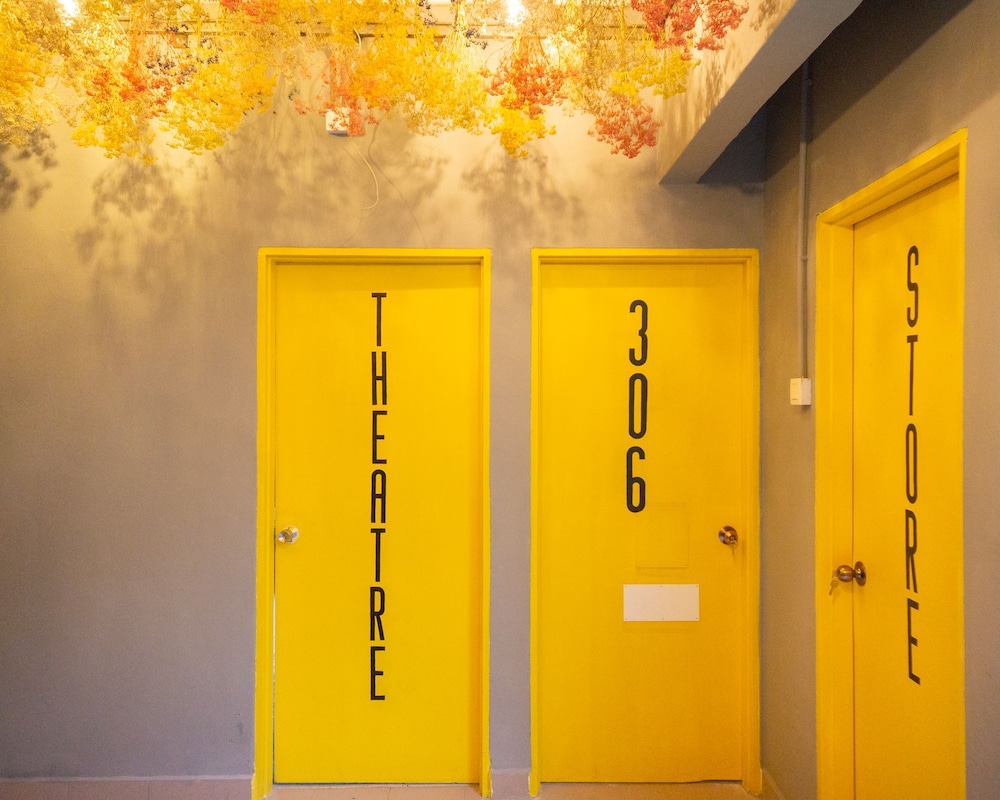 Traveller Bunker Hostel by null