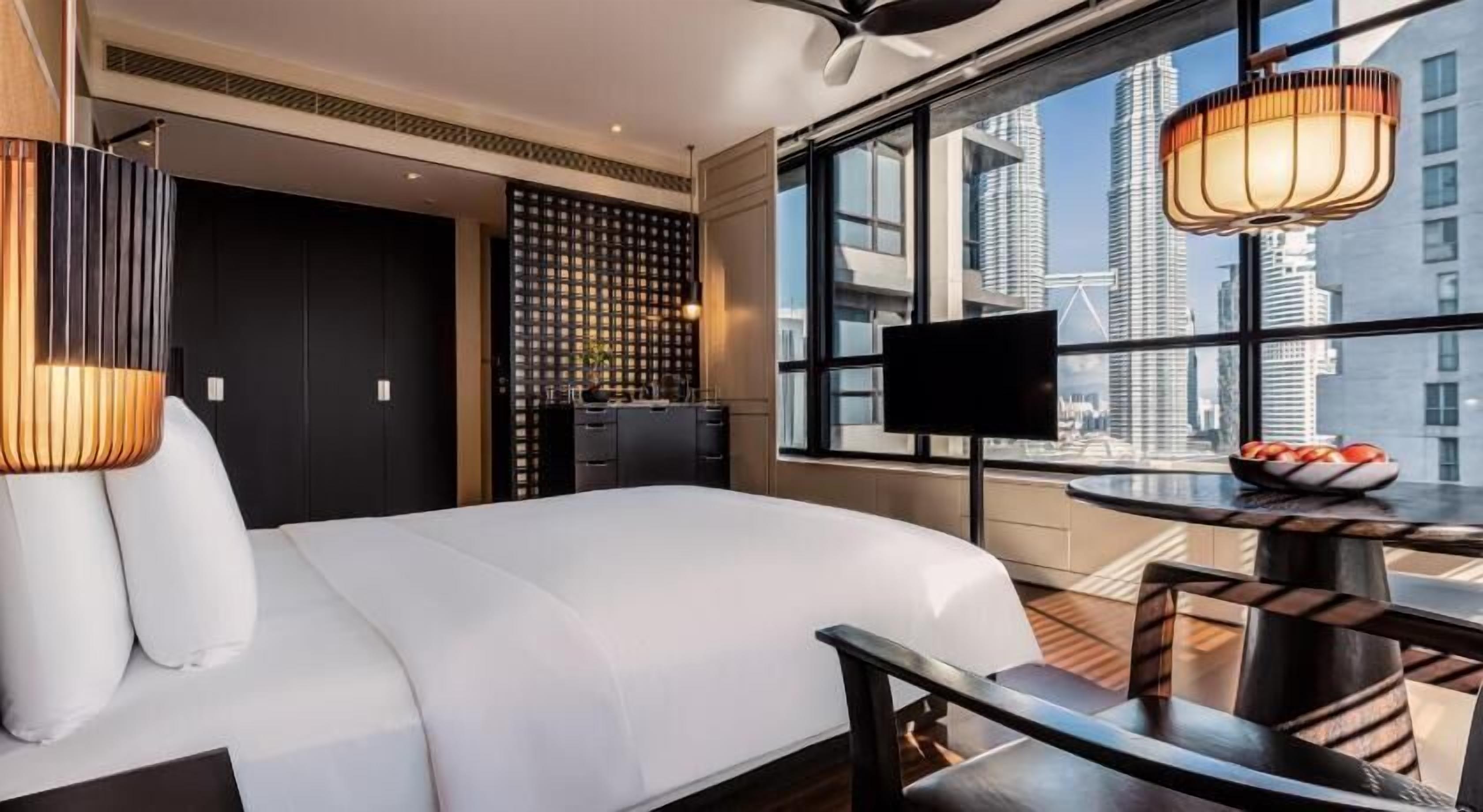 Free minibar, in-room safe, desk, laptop workspace