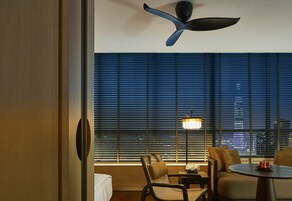 Corner Studio City View | Free minibar, in-room safe, desk, laptop workspace