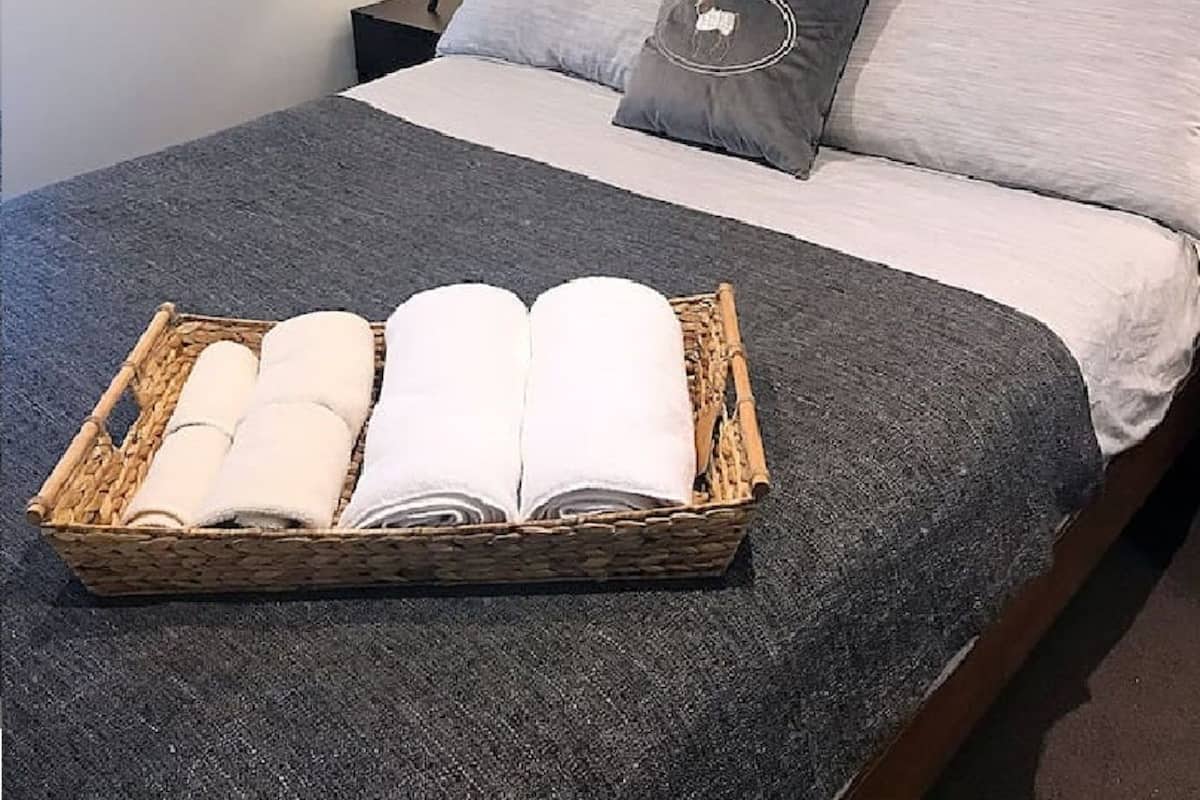 Standard Apartment, 2 Queen Beds, Pool Access