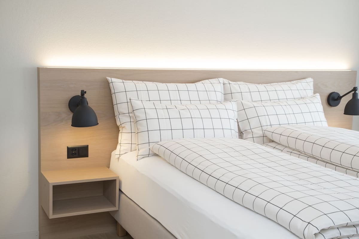 egyptian cotton sheets, premium bedding, minibar, in-room safe