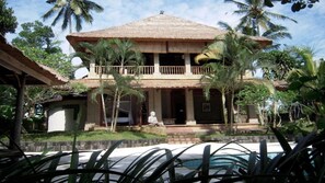 Front of property - The White Heron (Ubud)