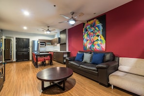 Comfort Apartment, 1 Bedroom, Balcony | Living area