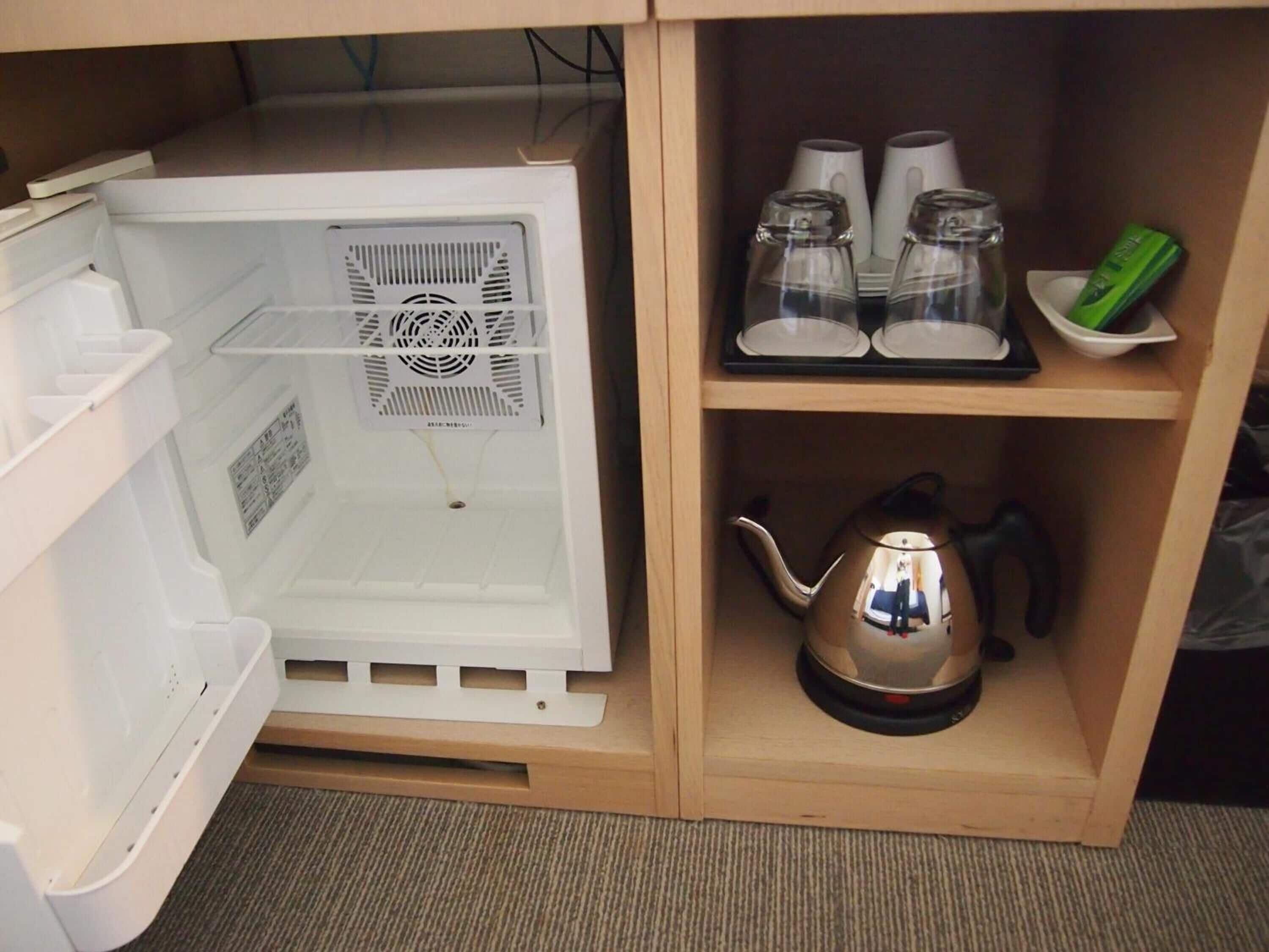 1 bedroom, down duvets, memory-foam beds, desk