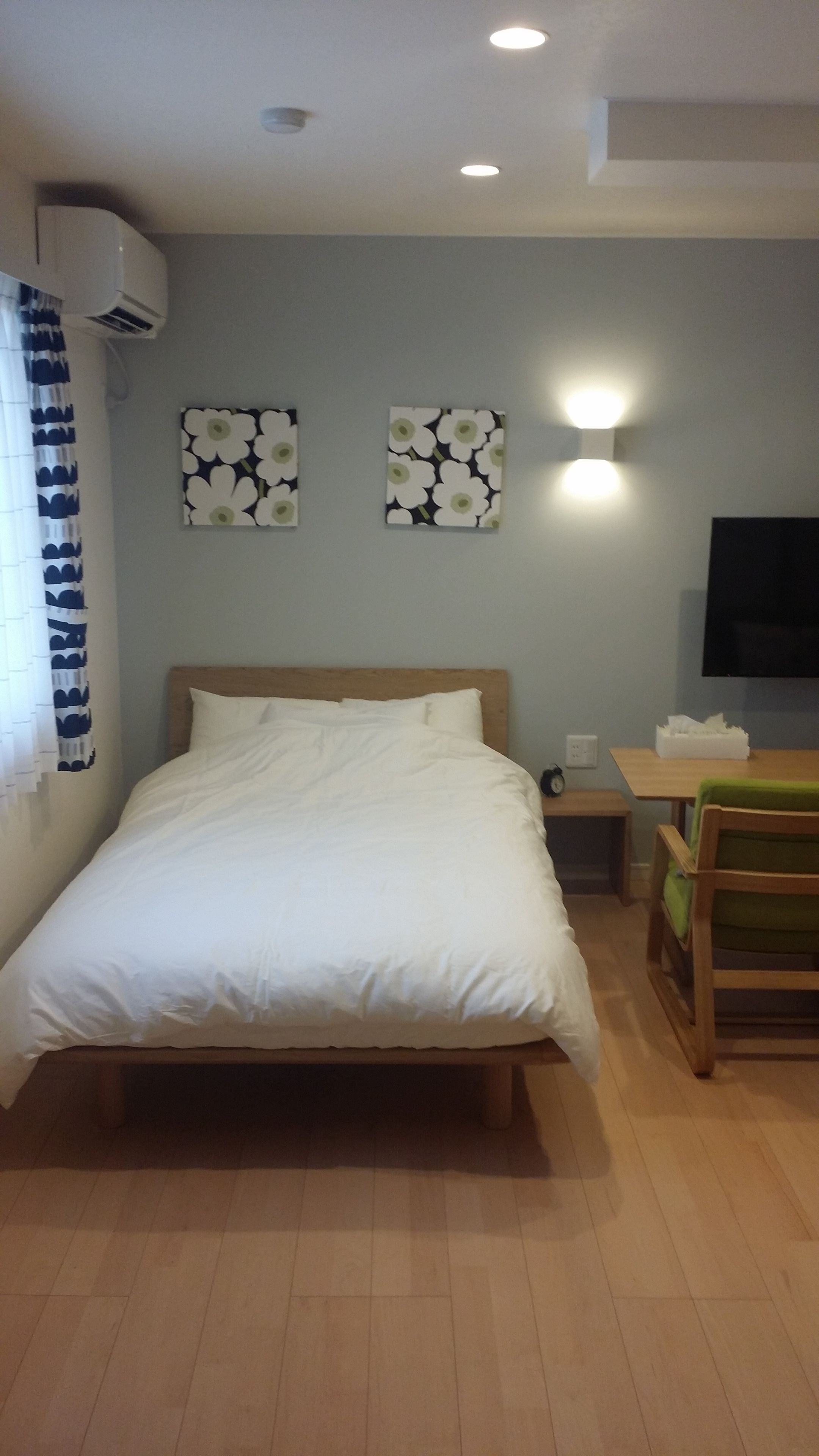 single room | 1 bedroom, in-room safe, individually decorated, individually furnished