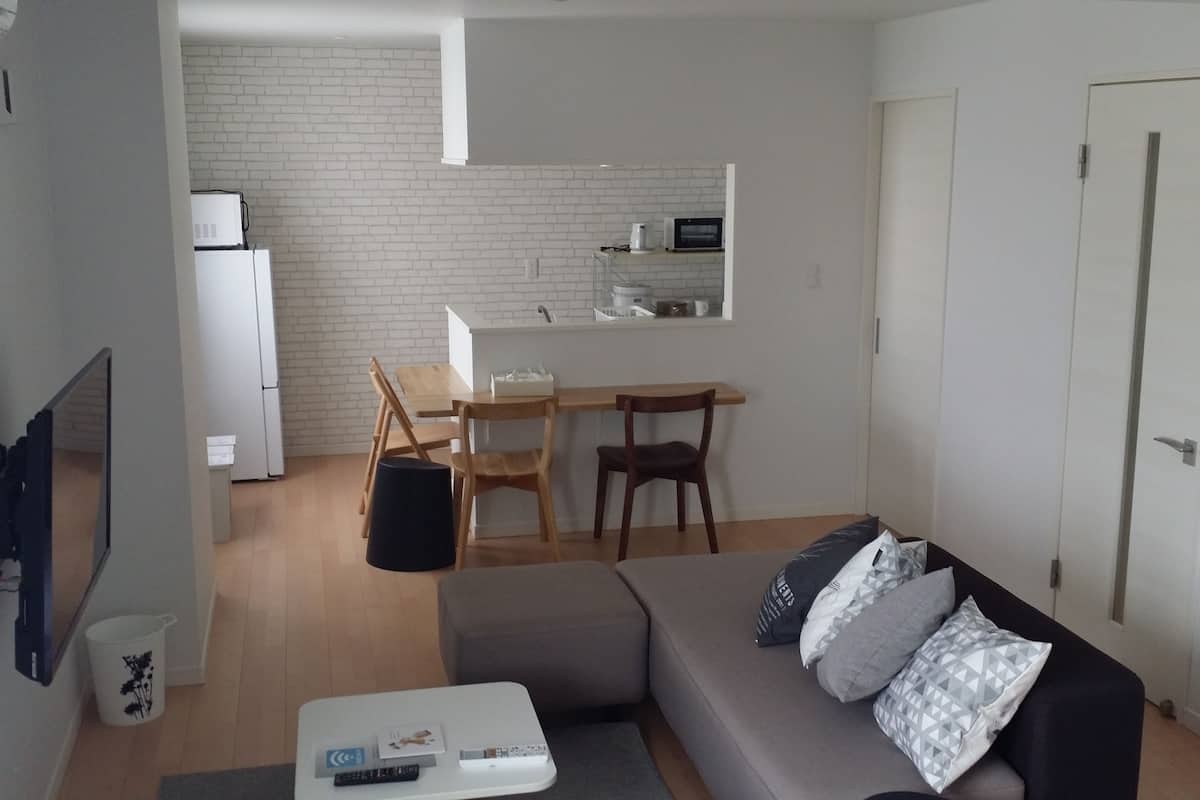 twin room | 1 bedroom, in-room safe, individually decorated, individually furnished