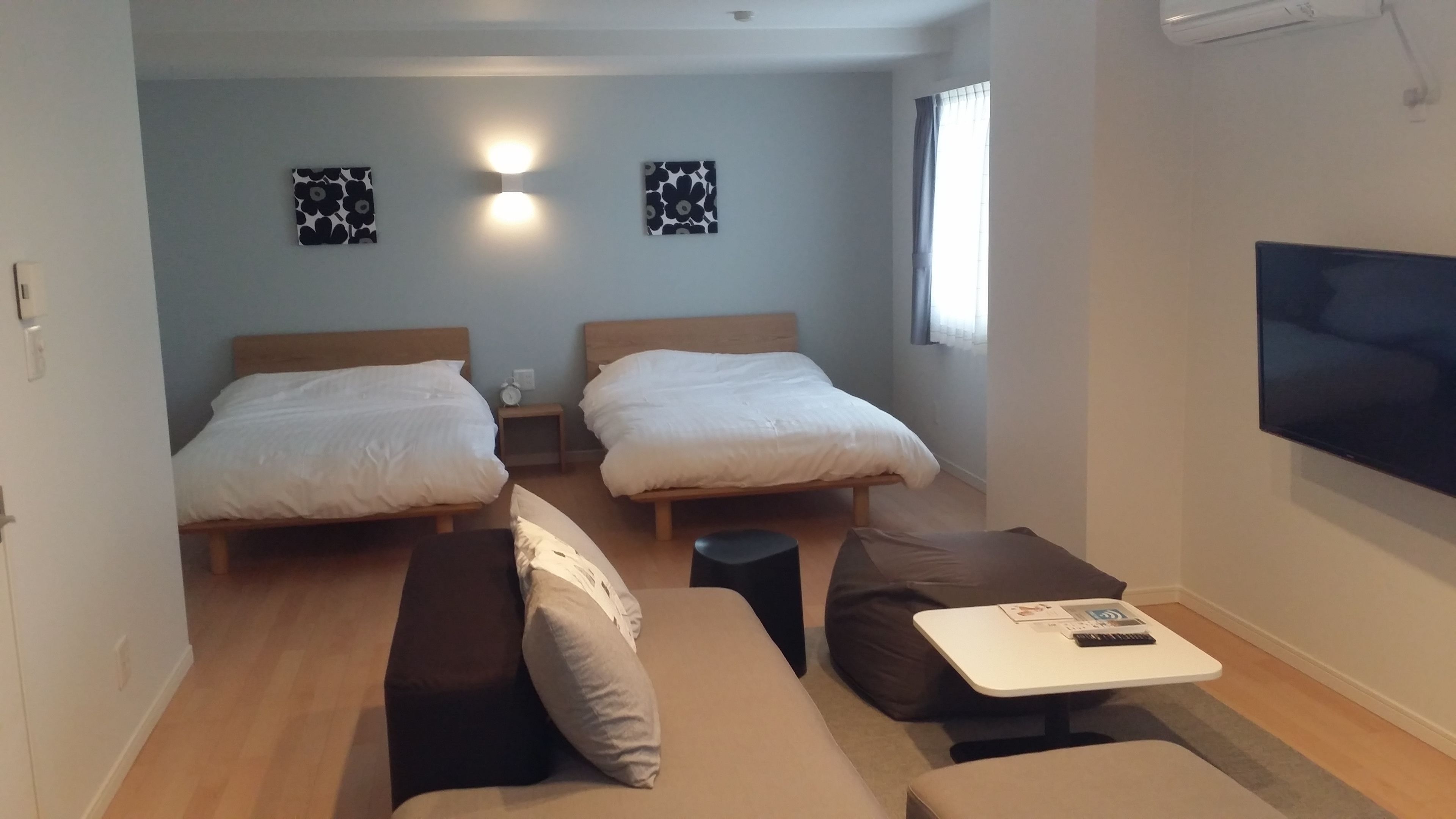 twin room | 1 bedroom, in-room safe, individually decorated, individually furnished