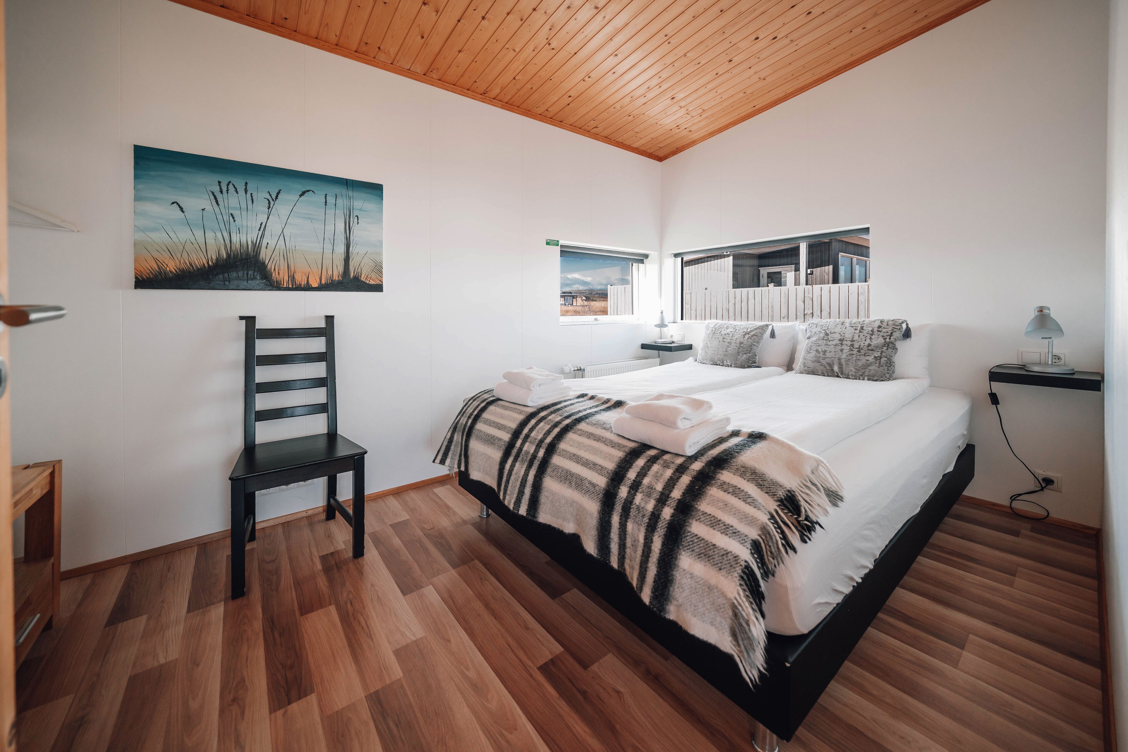 2 bedrooms, blackout curtains, free cots/infant beds, free WiFi