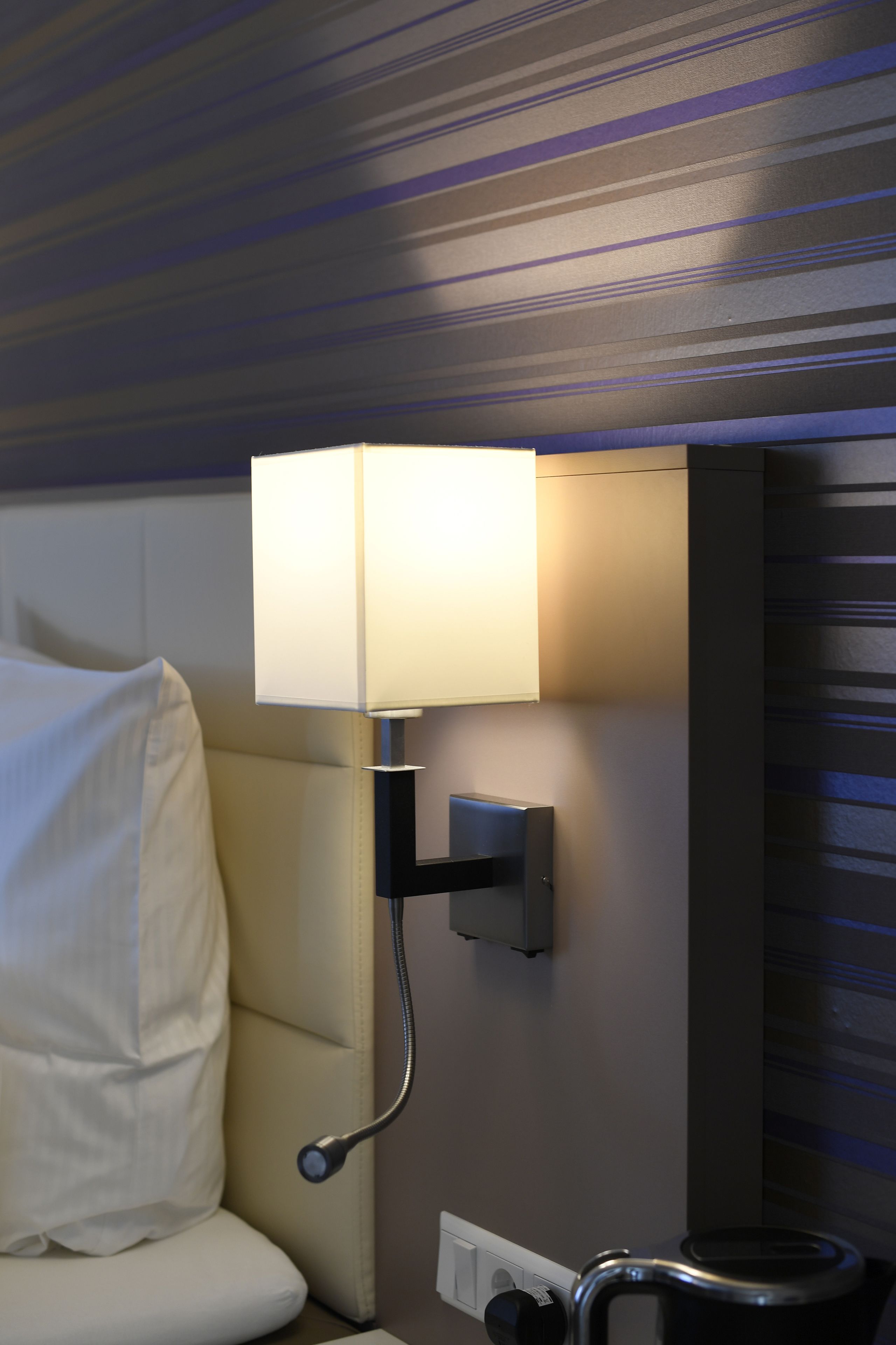 classic double room | hypo-allergenic bedding, minibar, desk, free wifi