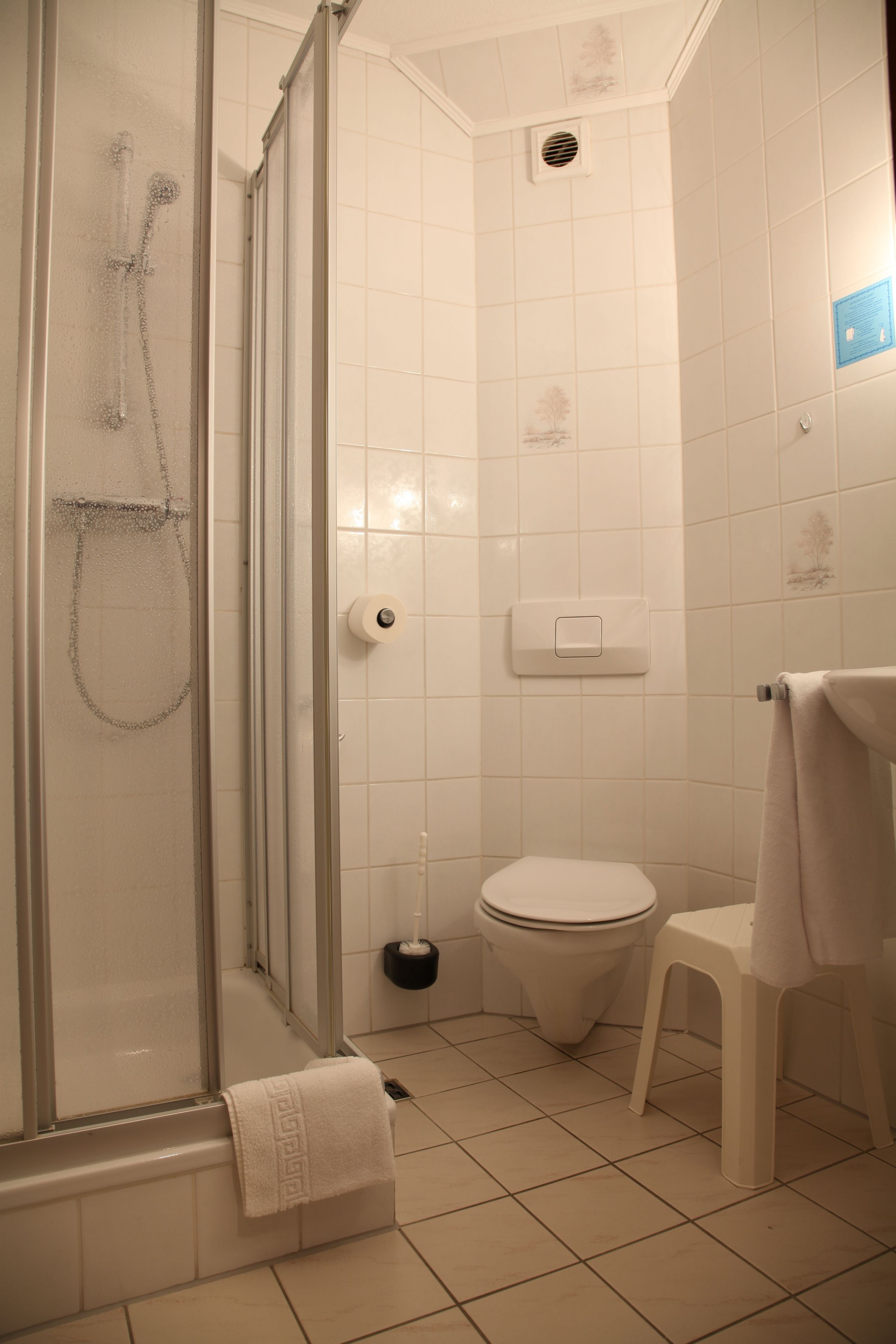 double room | bathroom | shower, free toiletries, hair dryer, towels