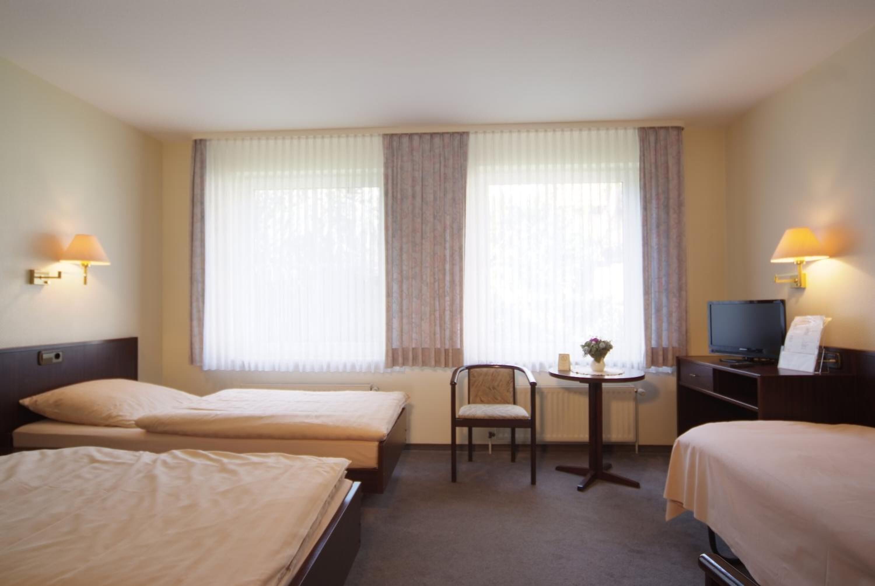 desk, cots/infant beds, rollaway beds, free wifi