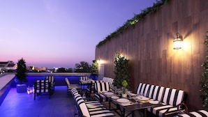 Tempat makan luar