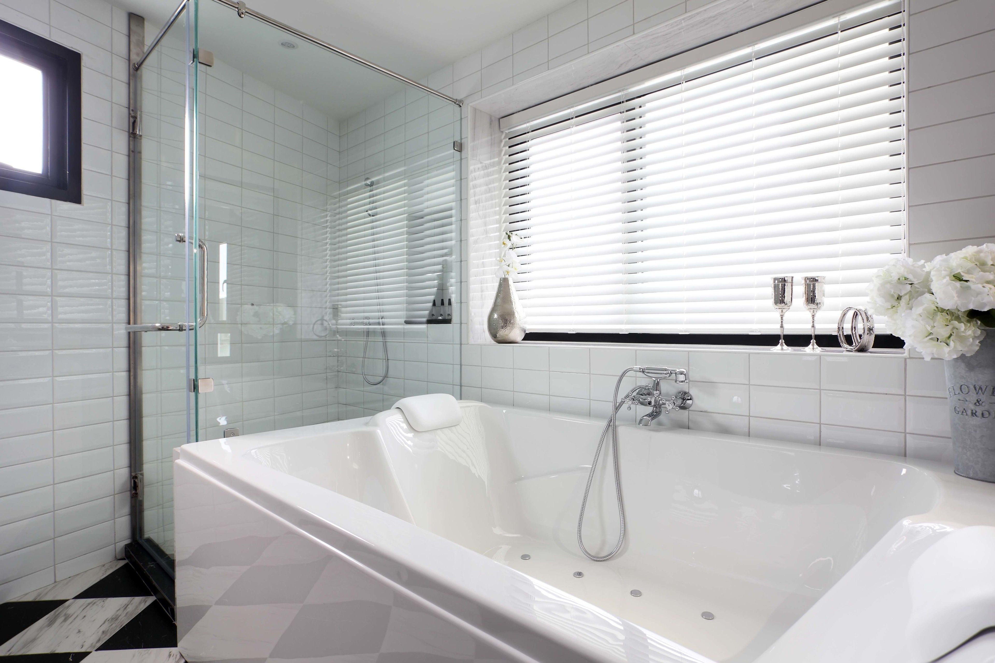 premier double room, jetted tub (street view) | bathroom | shower, free toiletries, hair dryer, slippers