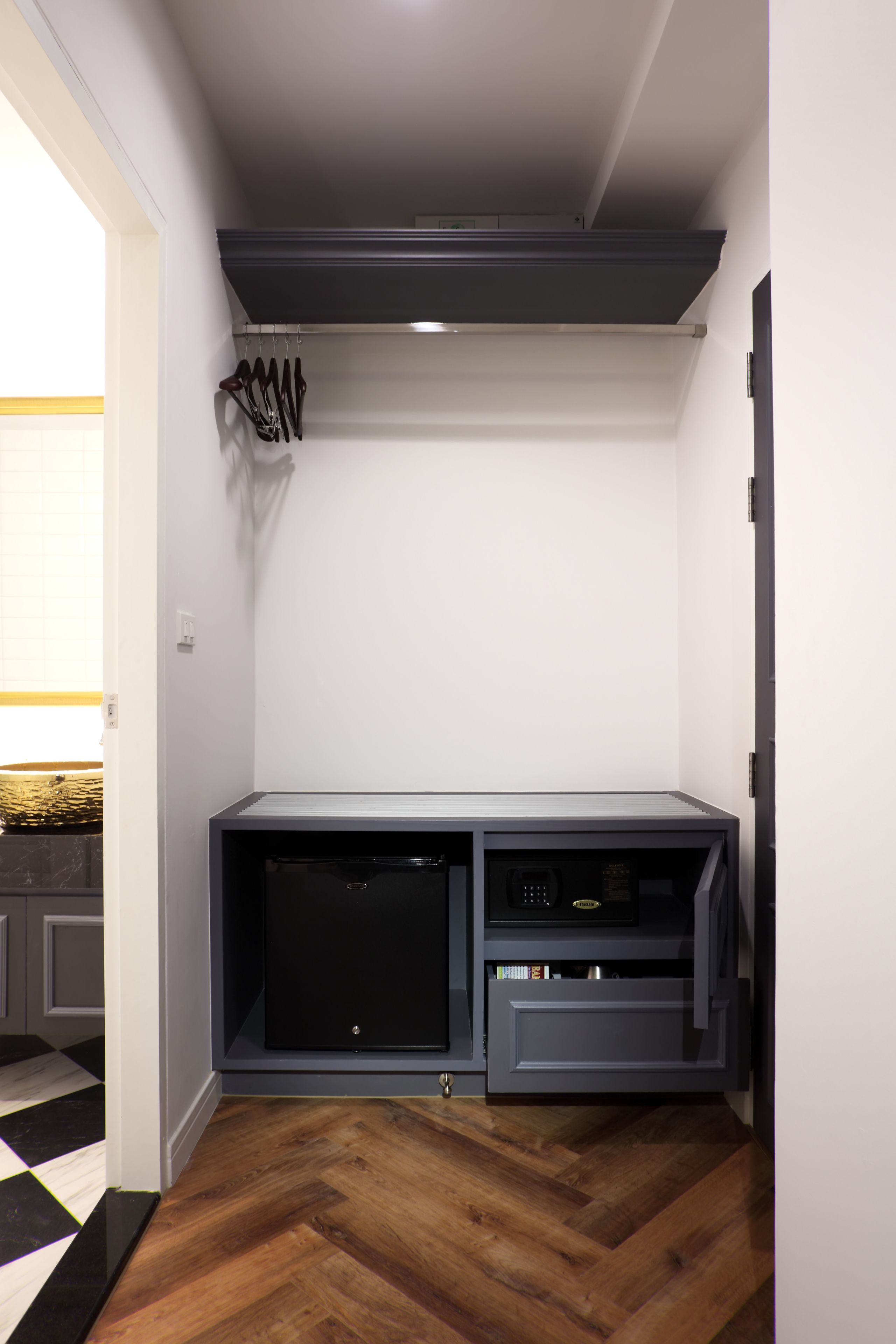 deluxe twin room | 1 bedroom, minibar, in-room safe, individually decorated