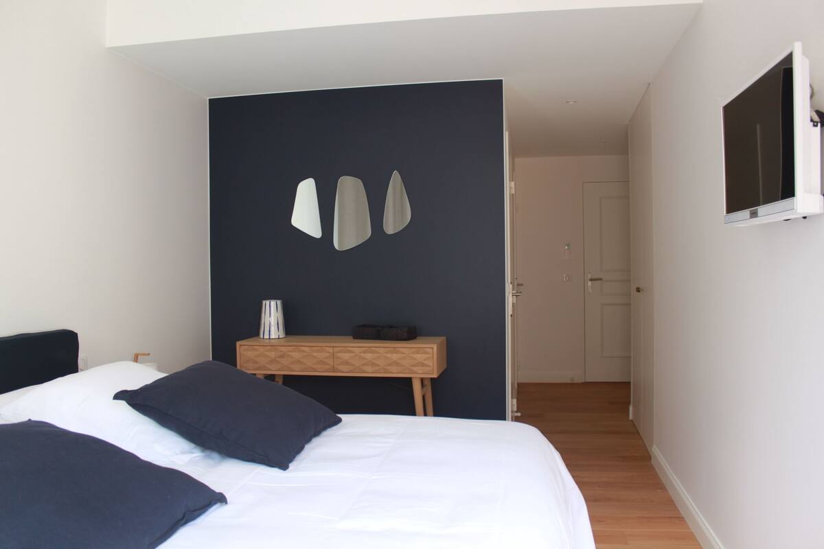 Habitación doble, balcón (Miroir d'Eau) | Ropa de cama de alta calidad, caja fuerte, cortinas opacas