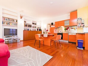 Appartement, 1 chambre | Coin séjour | Télévision à écran plat