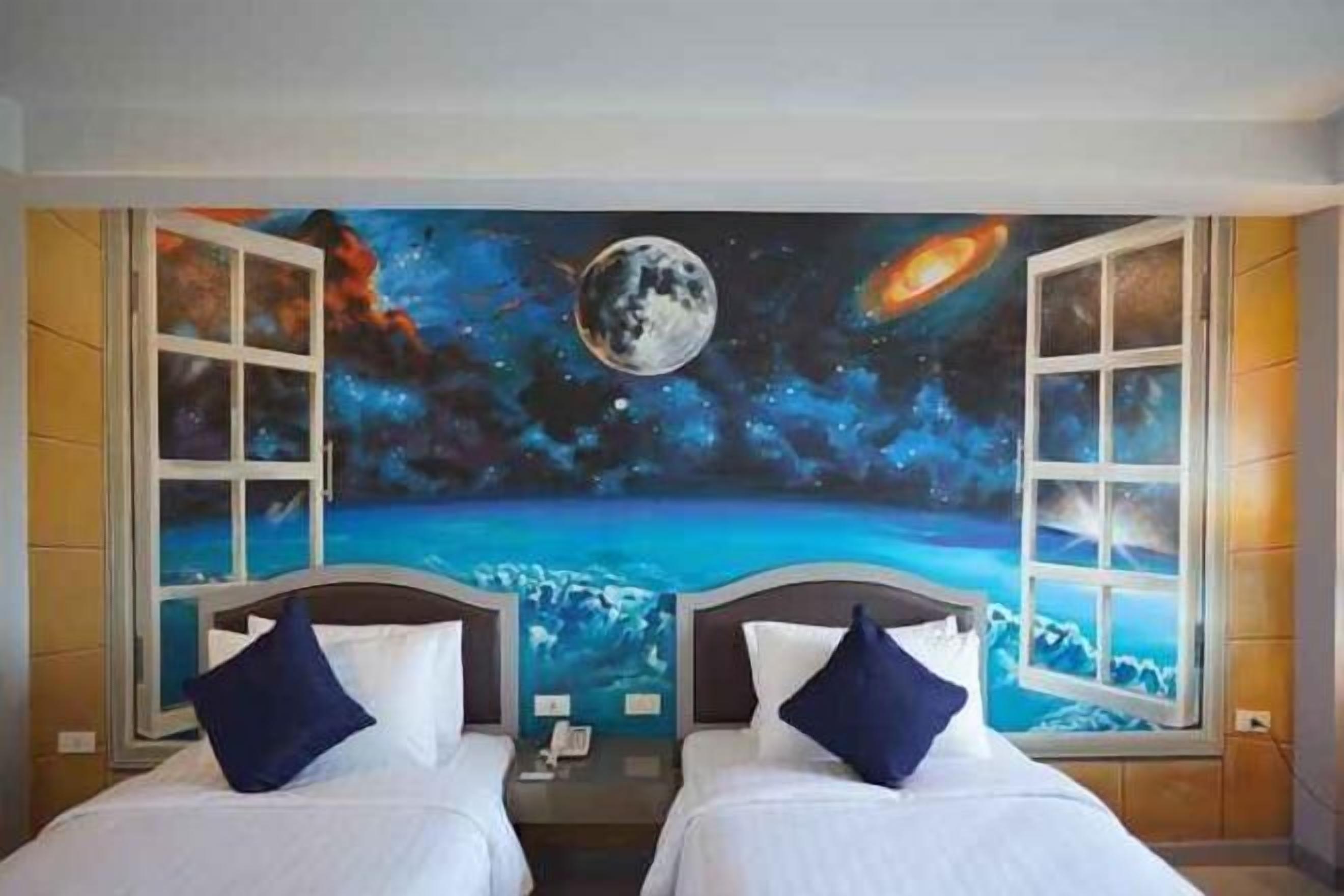 特色装修、特色家居、办公桌、遮光窗帘