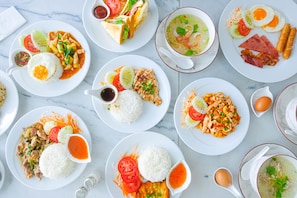 Daily cooked-to-order breakfast for a fee - BCP Hotel (Ban Chang)