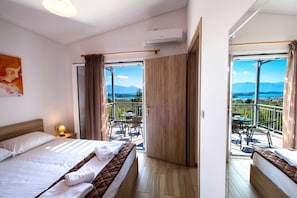 Caja de seguridad en la habitación y sistema de insonorización