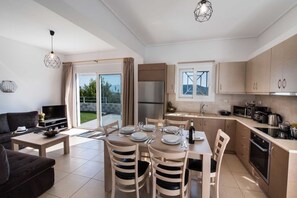 Villa, 3 Bedrooms, Private Pool | Private kitchen