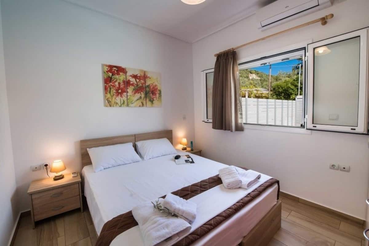 Villa, 3 habitaciones, alberca privada | Caja de seguridad en la habitación y insonorización 