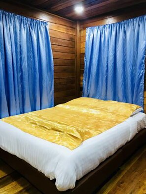 Standard Double Room | Free WiFi - We Care Resort (Wichian Buri)