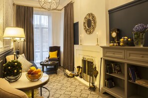 Fireplace - Dom Sivre Boutique Hotel (Samara)