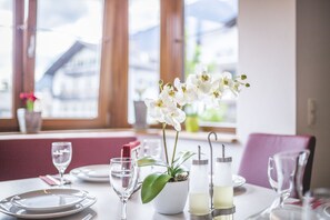 公寓 (incl. 65 EUR cleaning fee) | 房內用餐區