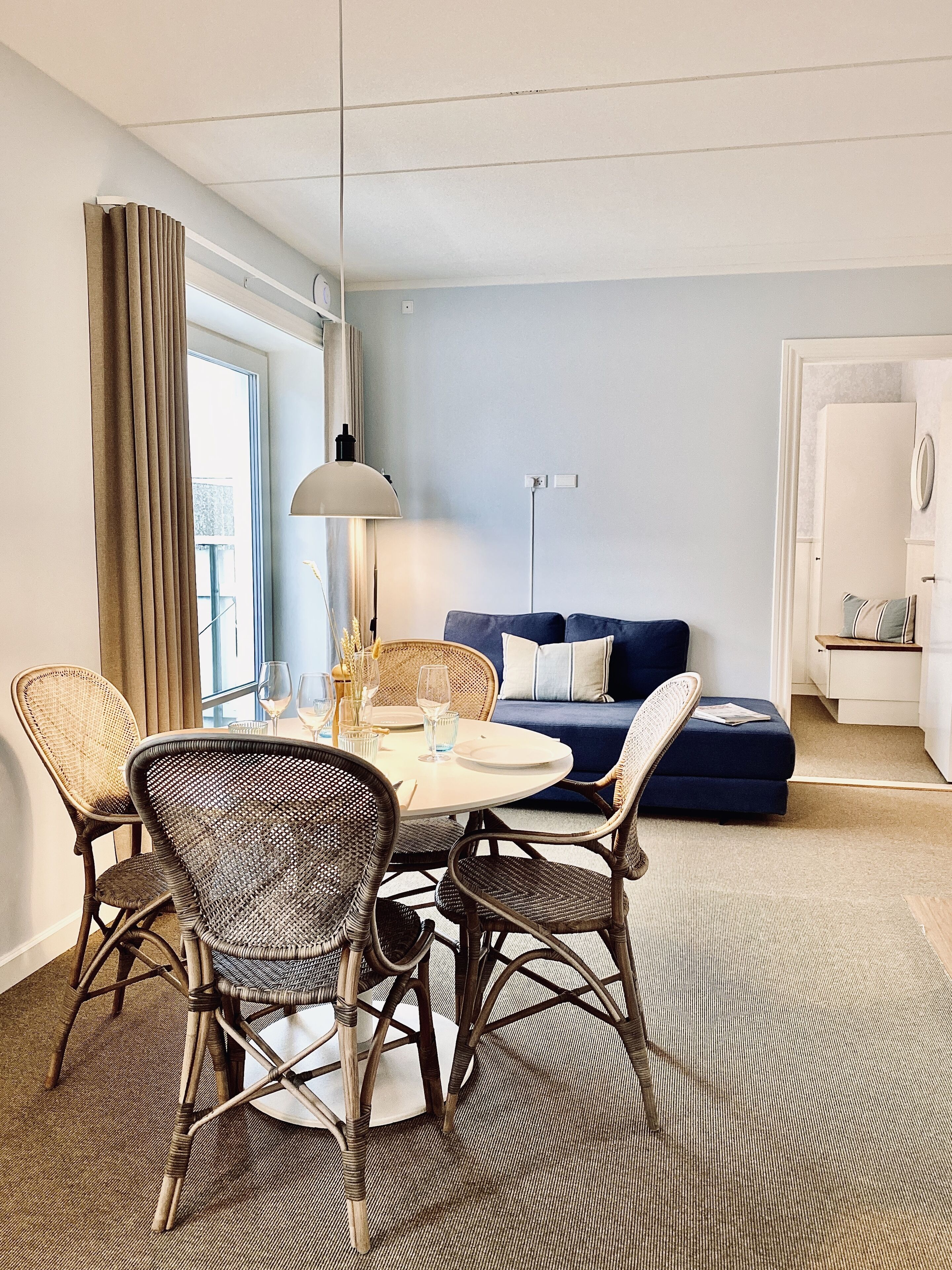 Leilighet, 2 soverom, kjøkken | Oppholdsområde | Flatskjerm-TV