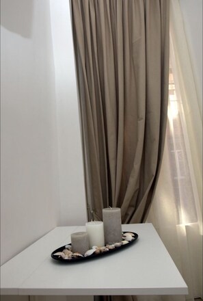 مكتب وأسرّة أطفال/رضّع (مجانًا) وواي فاي مجانًا