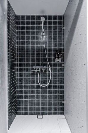 Shared bathroom - Getcha Hostel (Taichung)