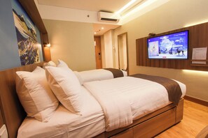 Kamar Deluks, 2 Tempat Tidur Twin | Minibar, Wi-Fi gratis, dan seprai linen