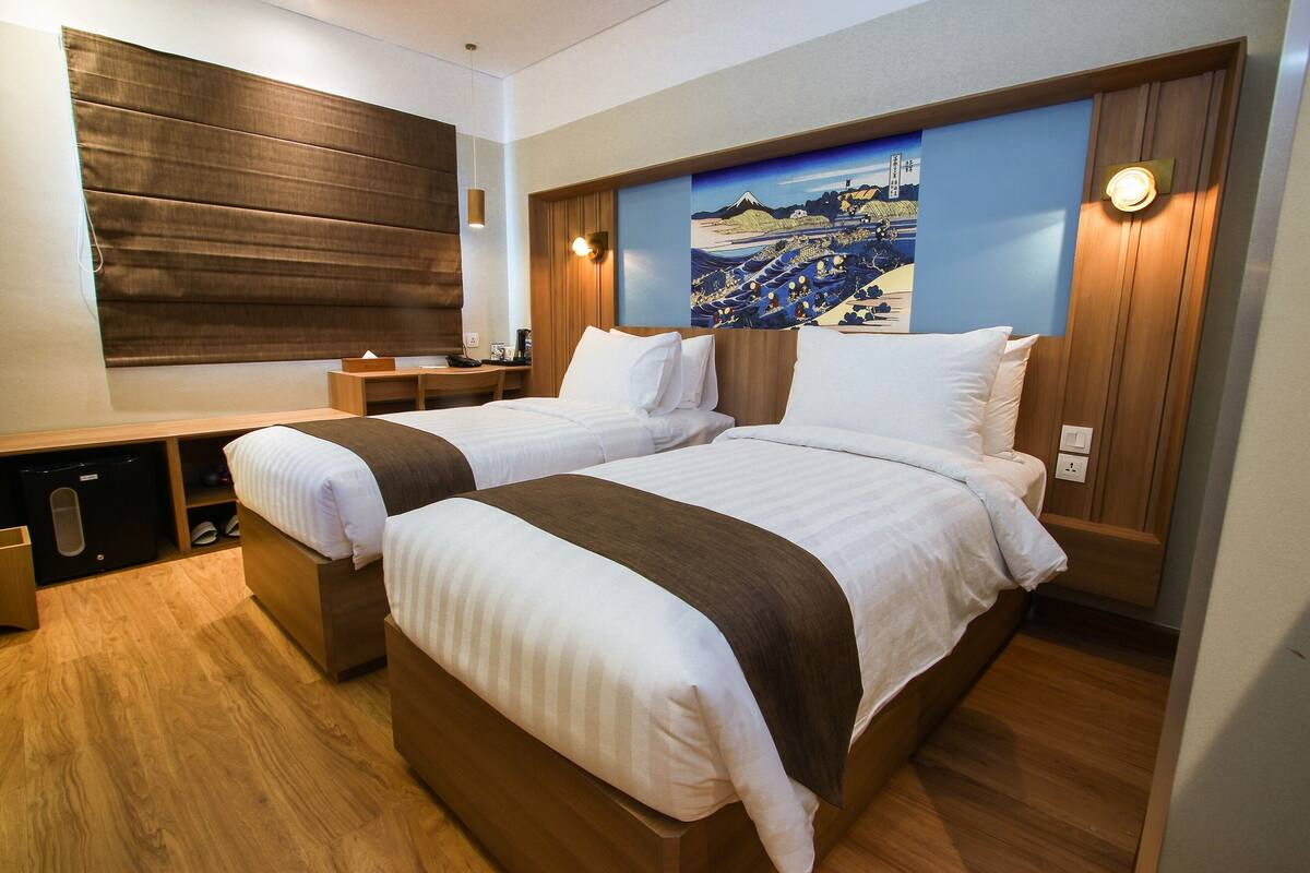 Kamar Deluks, 2 Tempat Tidur Twin | Minibar, Wi-Fi gratis, dan seprai linen
