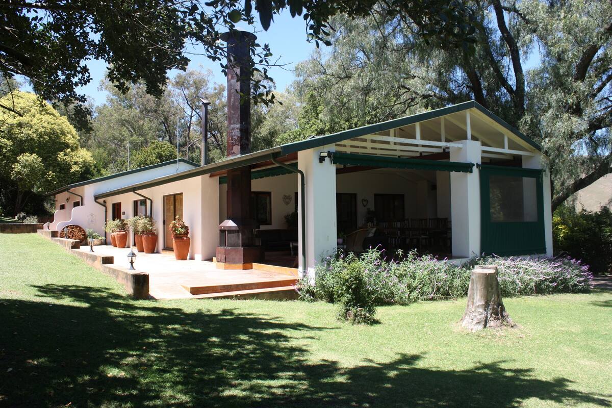 Exclusive House, 5 Bedrooms | Garden view